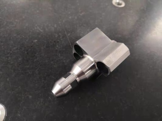 Pezzi meccanici precisione di concentricità 0.005mm di trattamento termico HRC60 Ra0.6