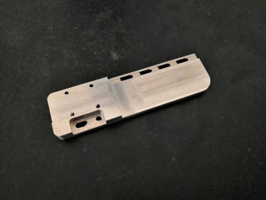 Le parti di CNC del acciaio al carbonio spolverizzano il rivestimento per l'attrezzatura industriale/medici di macinazione