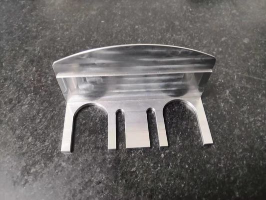 Precisione di CNC che lavora forma a macchina speciale di superficie d'anodizzazione della maniglia medica dei pezzi di ricambio