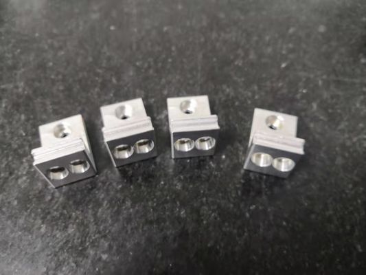 Lega di alluminio meccanica di macinazione della struttura dell'hardware della mobilia delle parti di CNC di alta precisione