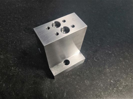 Parti meccaniche Ra0.4 HRC63 di precisione di concentricità 0.02mm
